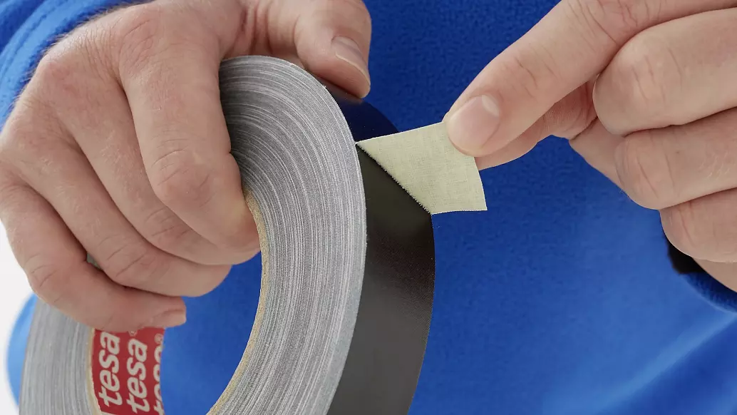 tesa-4657-temperature-resistant-acrylic-coated-cloth-tape-step1of4