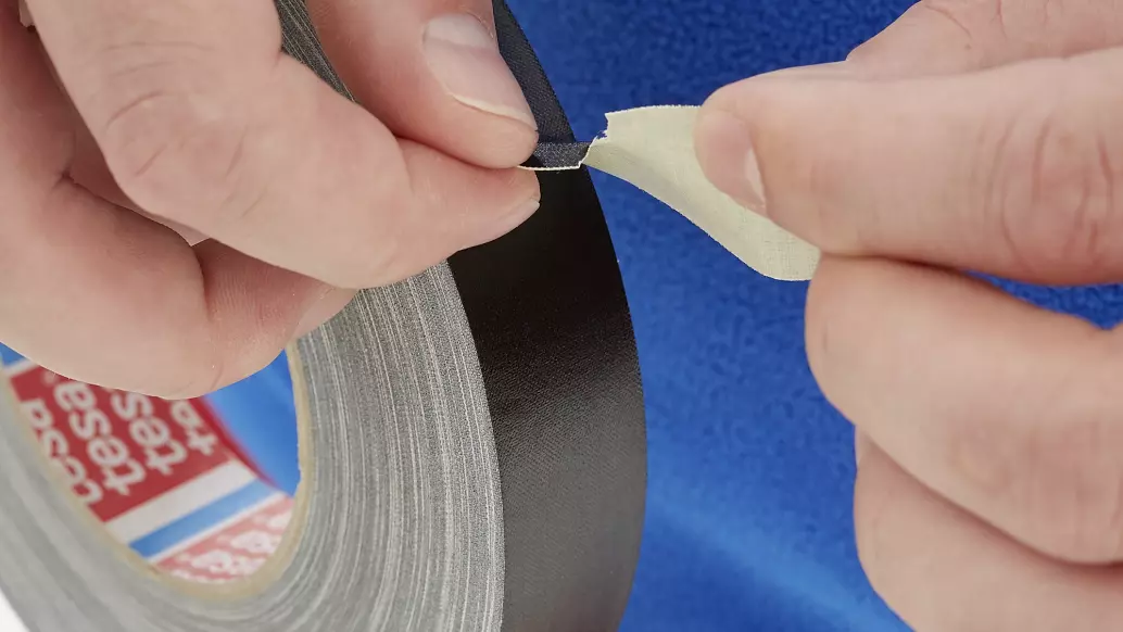 tesa-4657-temperature-resistant-acrylic-coated-cloth-tape-step2of4